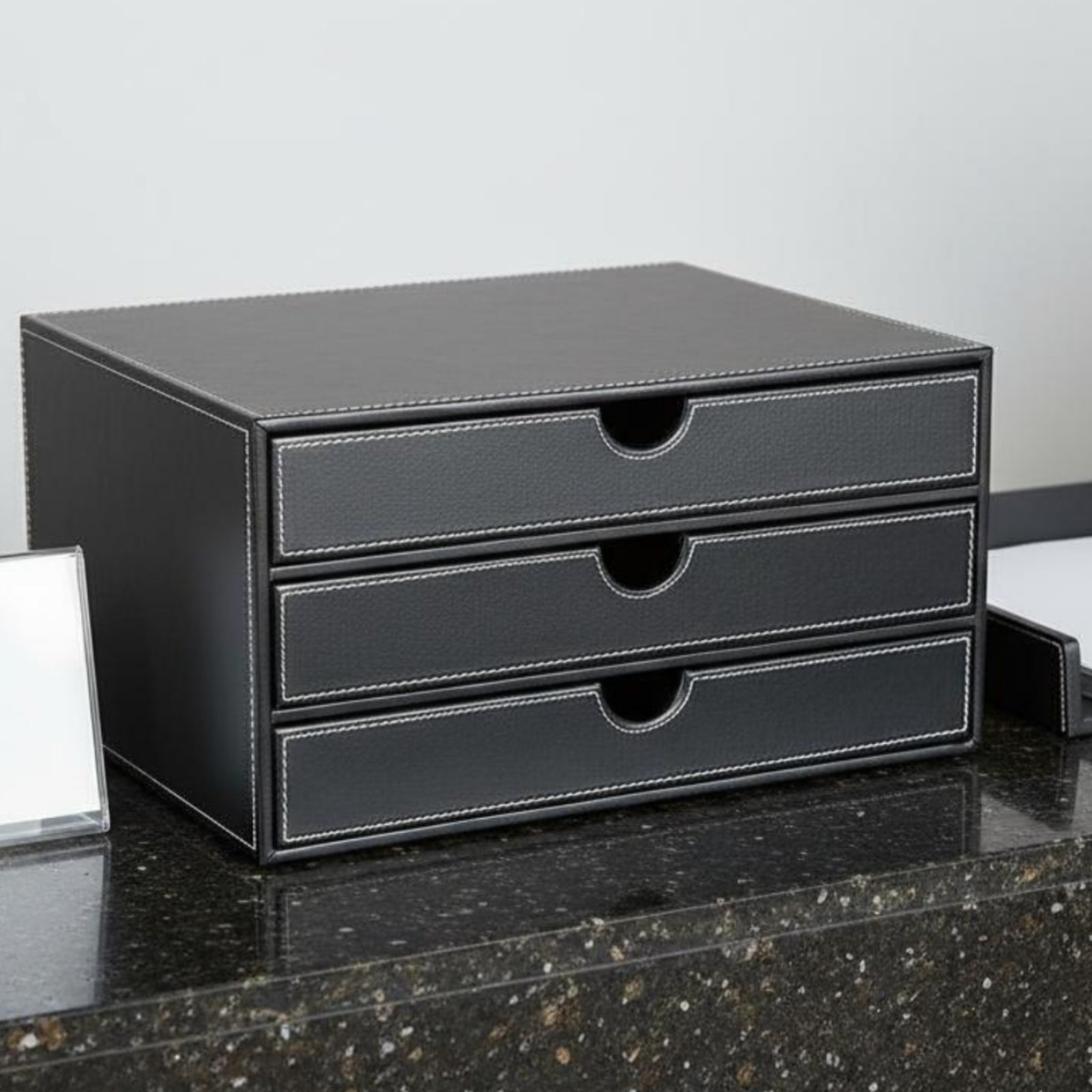 منظم مكتب جلدي يدوي الصنع بثلا - مراجعة Desktop Filing Tray وسعره
